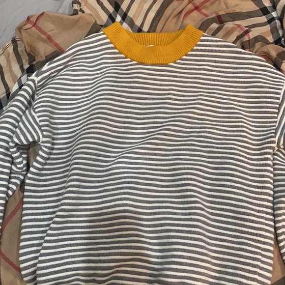 Sweater - Picture 5 of 5